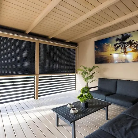 Mobile House On Sea Side