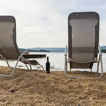 Mobile House On Sea Side Apartman *